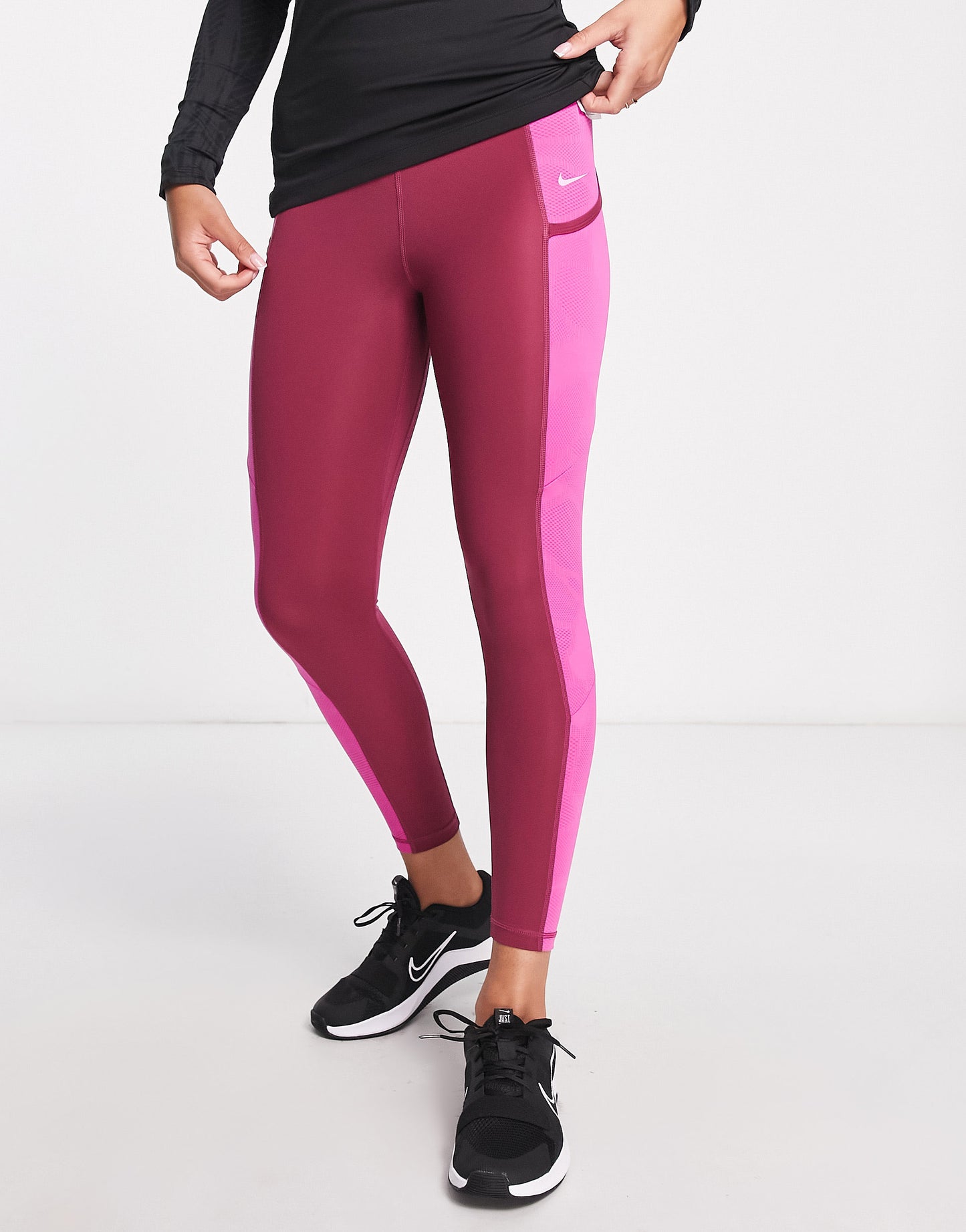 Nike Pro Femme Training Dri-FIT high rise 7/8 leggings in purple