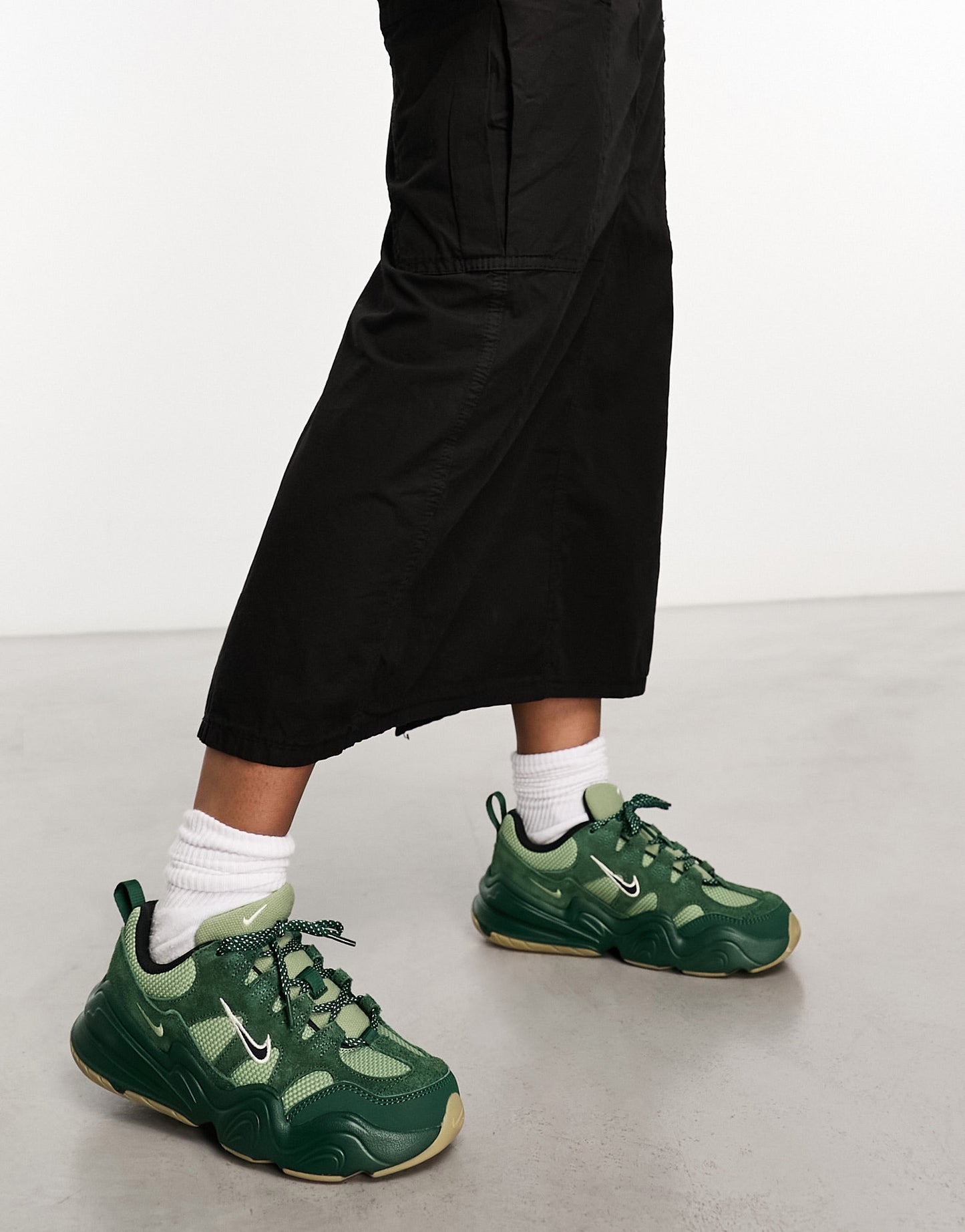 Nike Tech Hera trainers in dark green