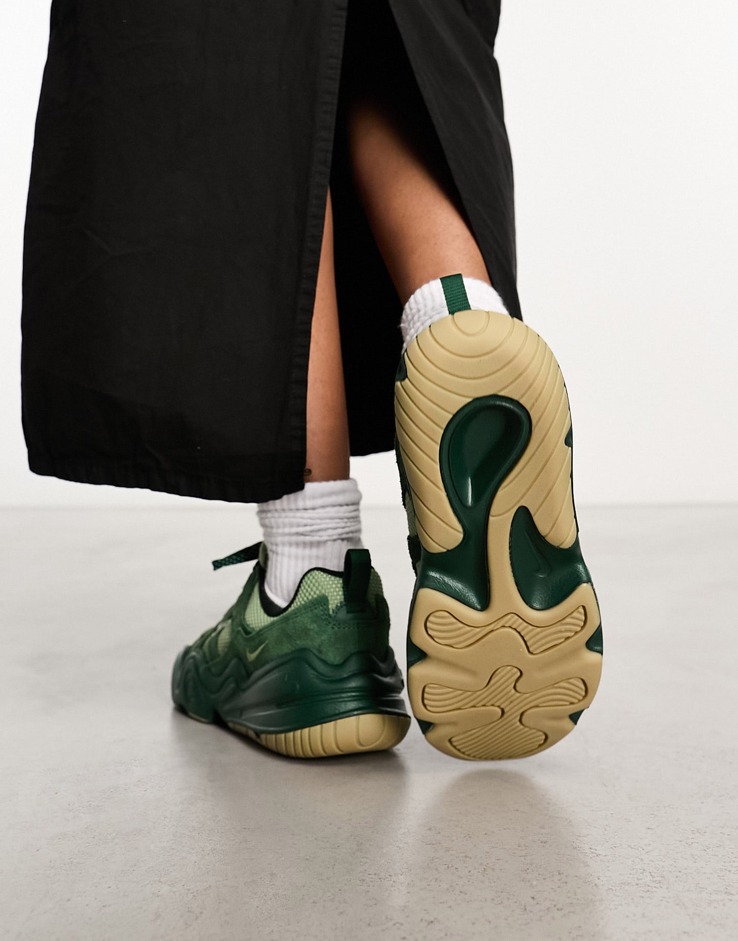 Nike Tech Hera trainers in dark green