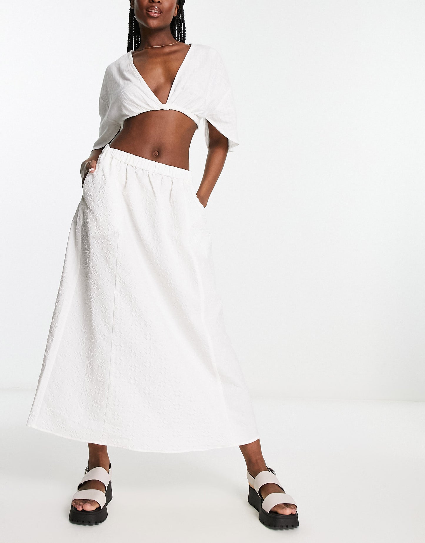 Monki solid jaquard flower midi skirt in white