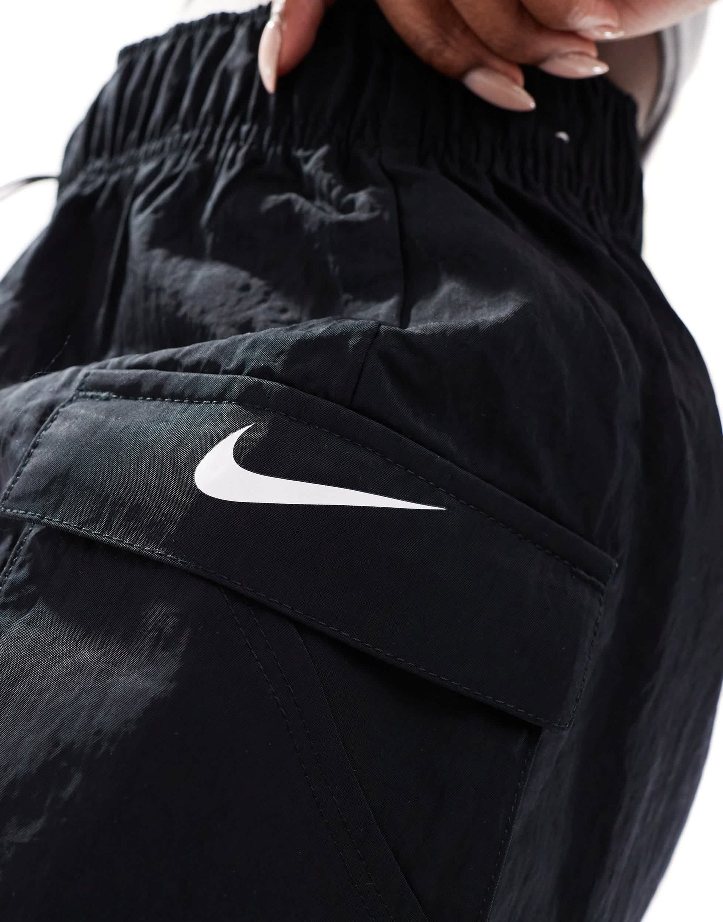 Nike Essential swoosh cargo shorts in black