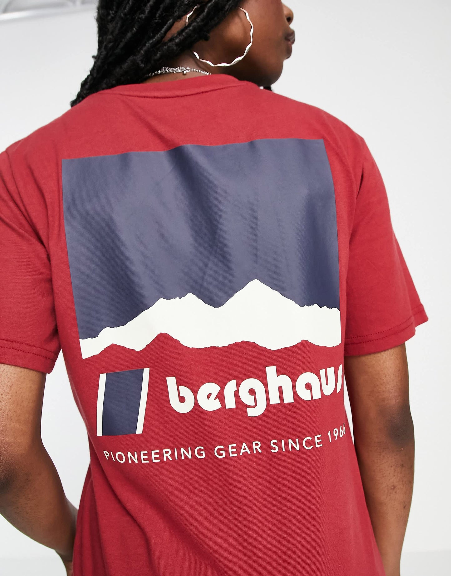 Berghaus Skyline Lhotse t-shirt in burgundy