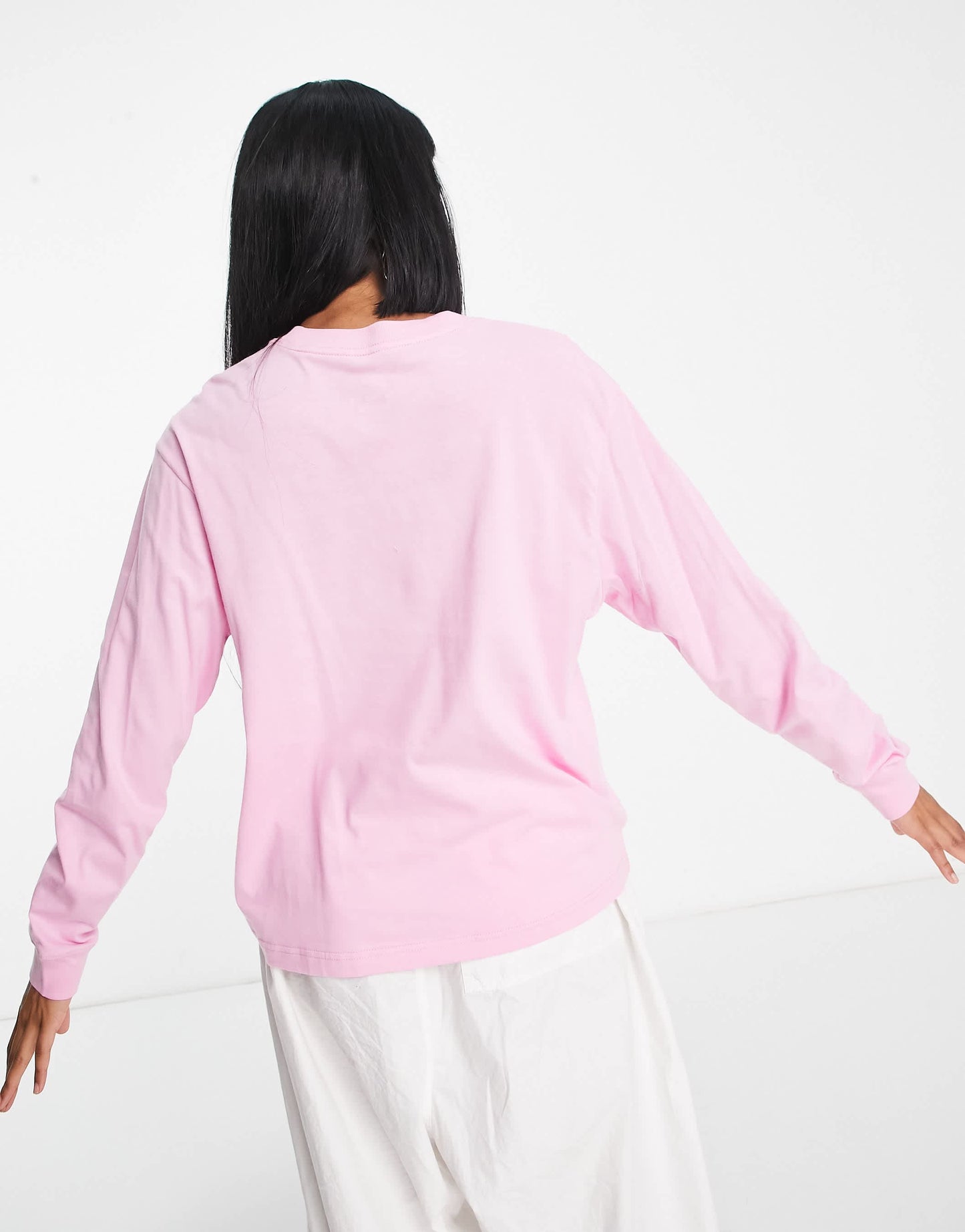 Nike sparkle swoosh graphic logo long sleeve t-shirt in pink