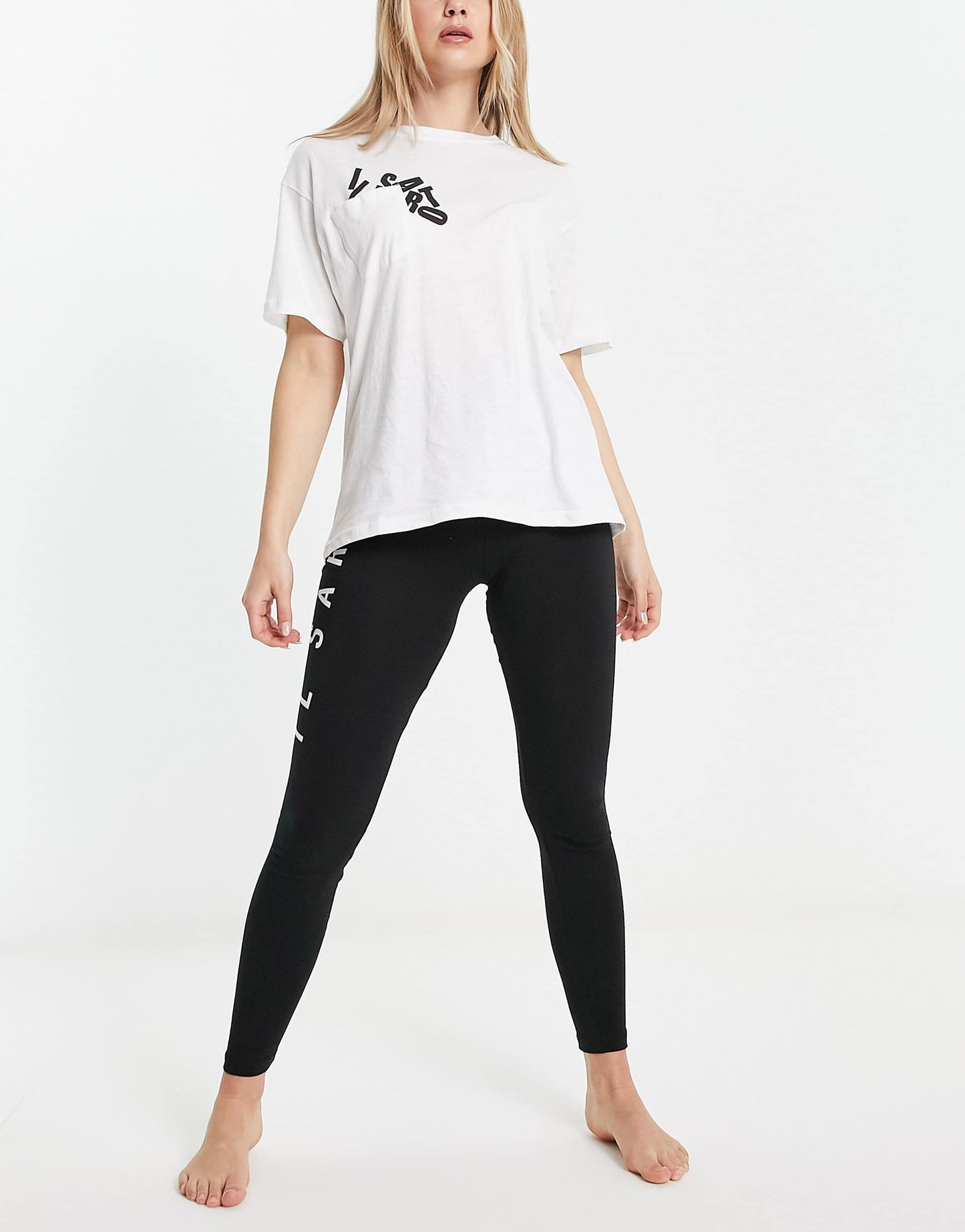 Il Sarto overzized t-shirt with jumbled logo in white