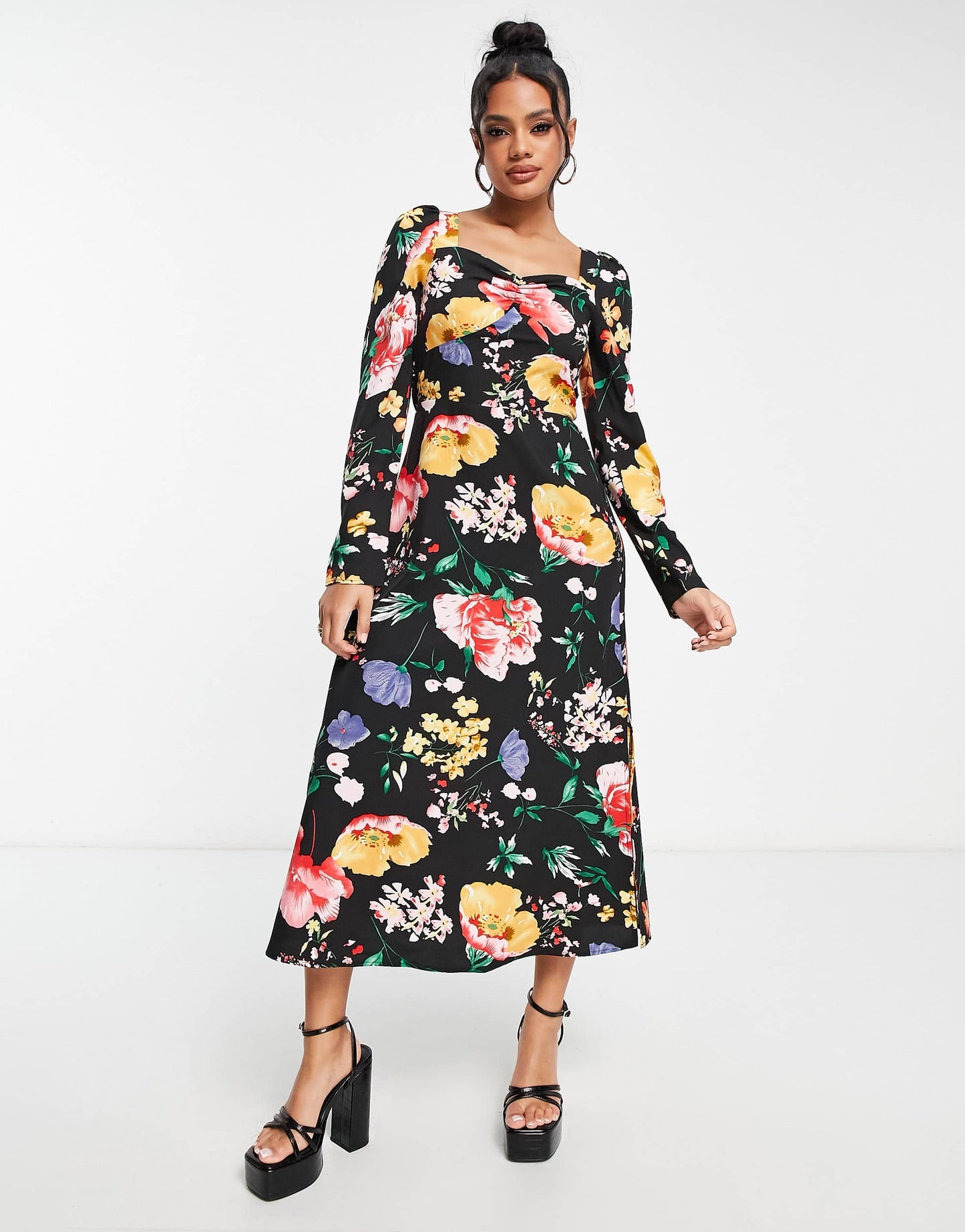 QED London square neck ruched bust tie back midi dress in large floral print