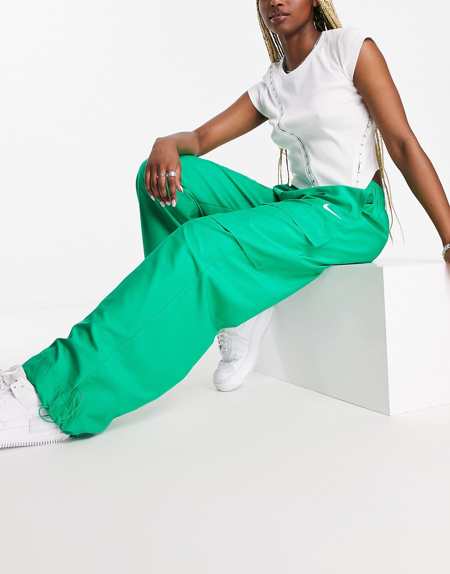 Nike trend woven cargo trousers in stadium green