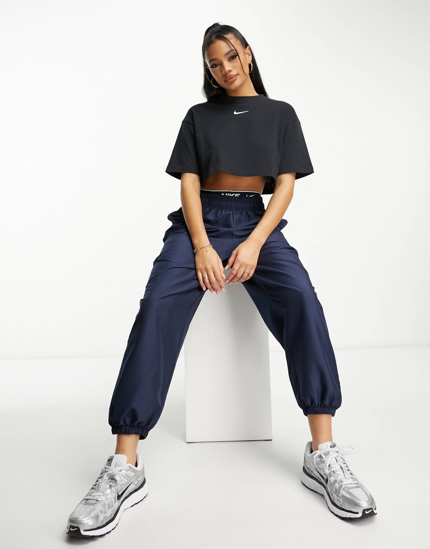 Nike trend crop t-shirt in black