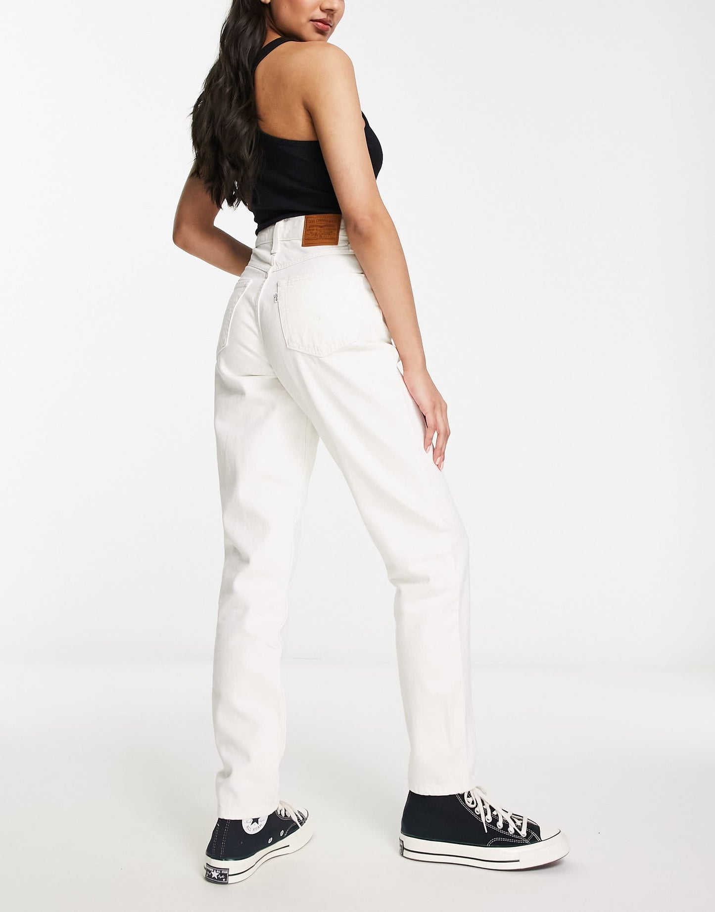 Levi's 80's mom jeans in white