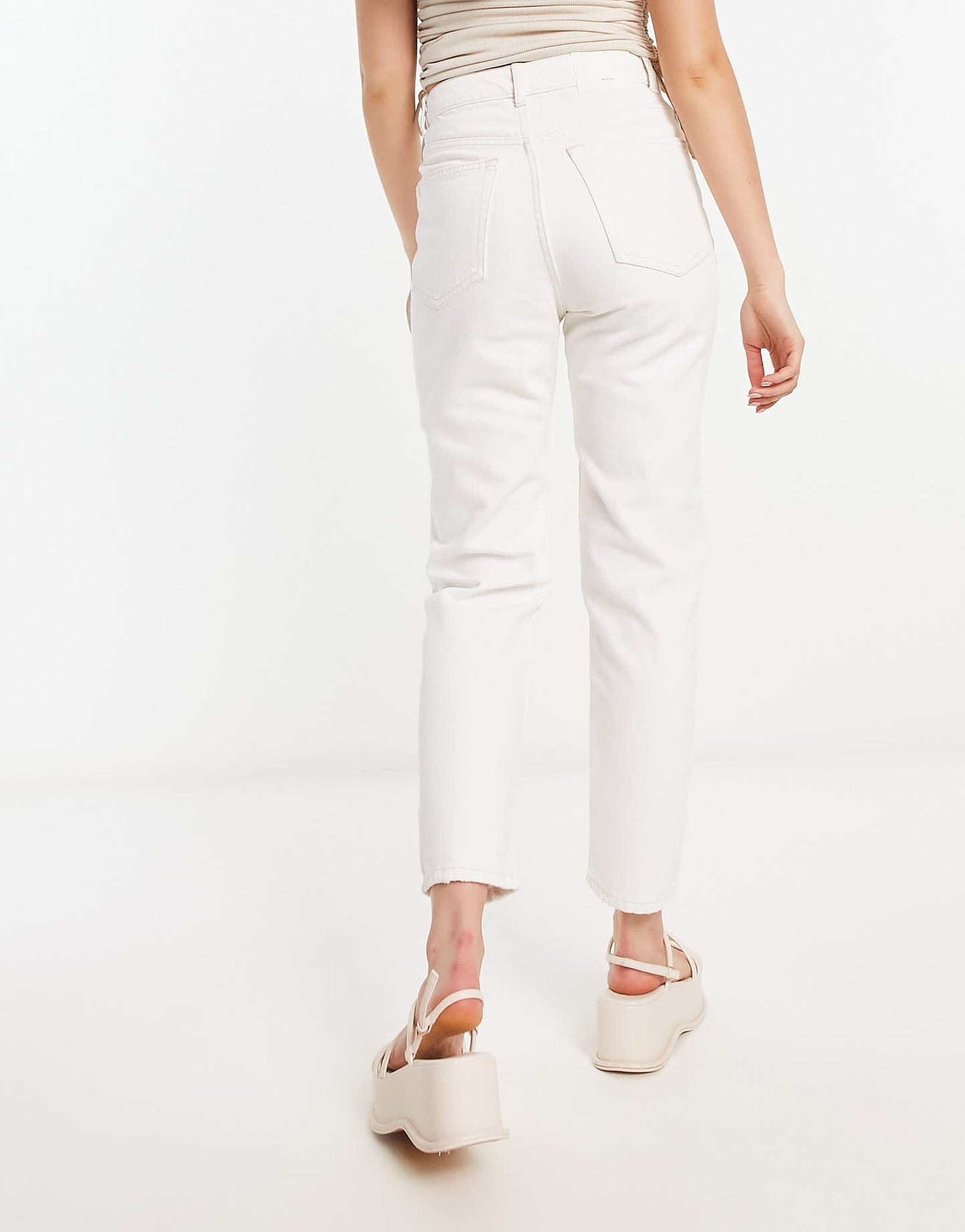 Bershka ankle length slim mom jeans in white