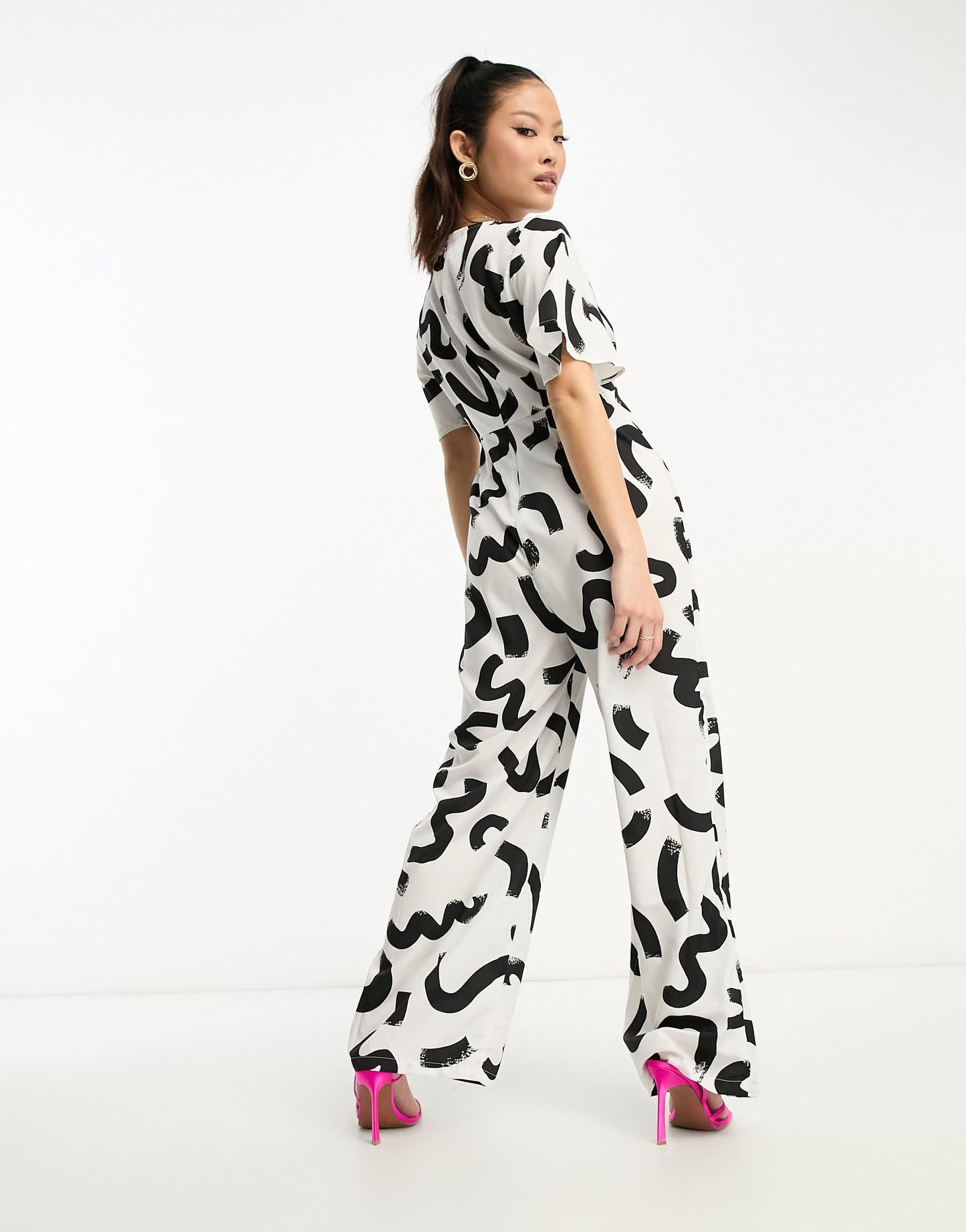 Vero Moda Petite wide leg jumpsuit in mono abstract print