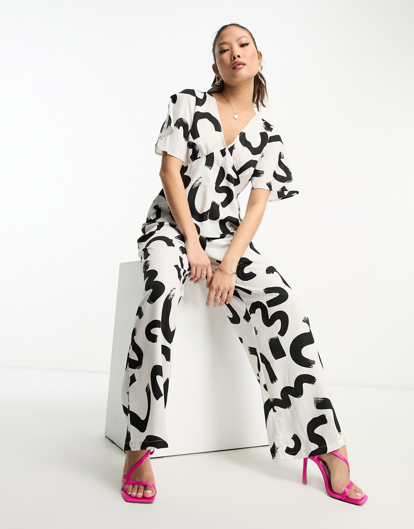 Vero Moda Petite wide leg jumpsuit in mono abstract print