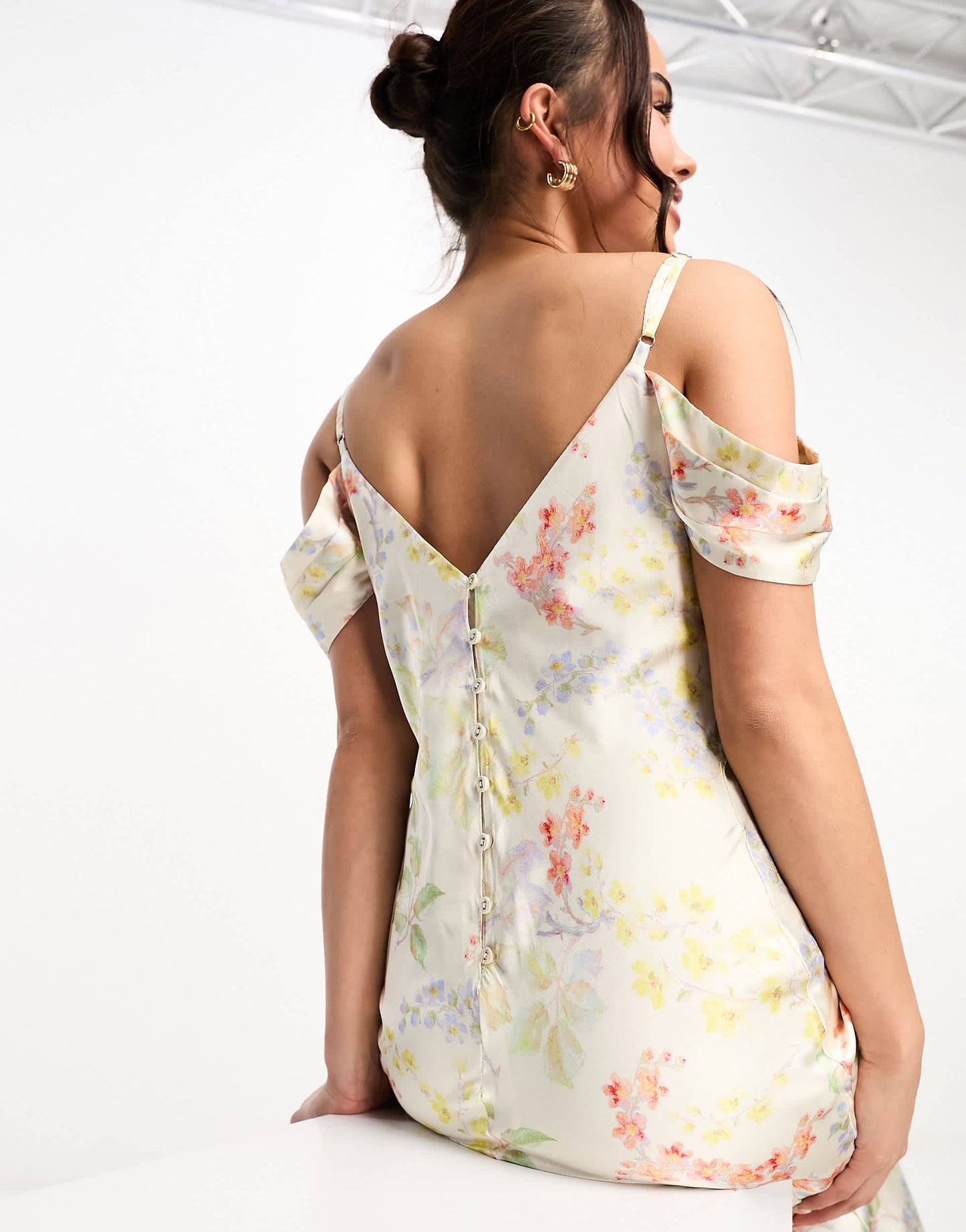 Hope & Ivy cowl neck satin maxi dress in ivory floral