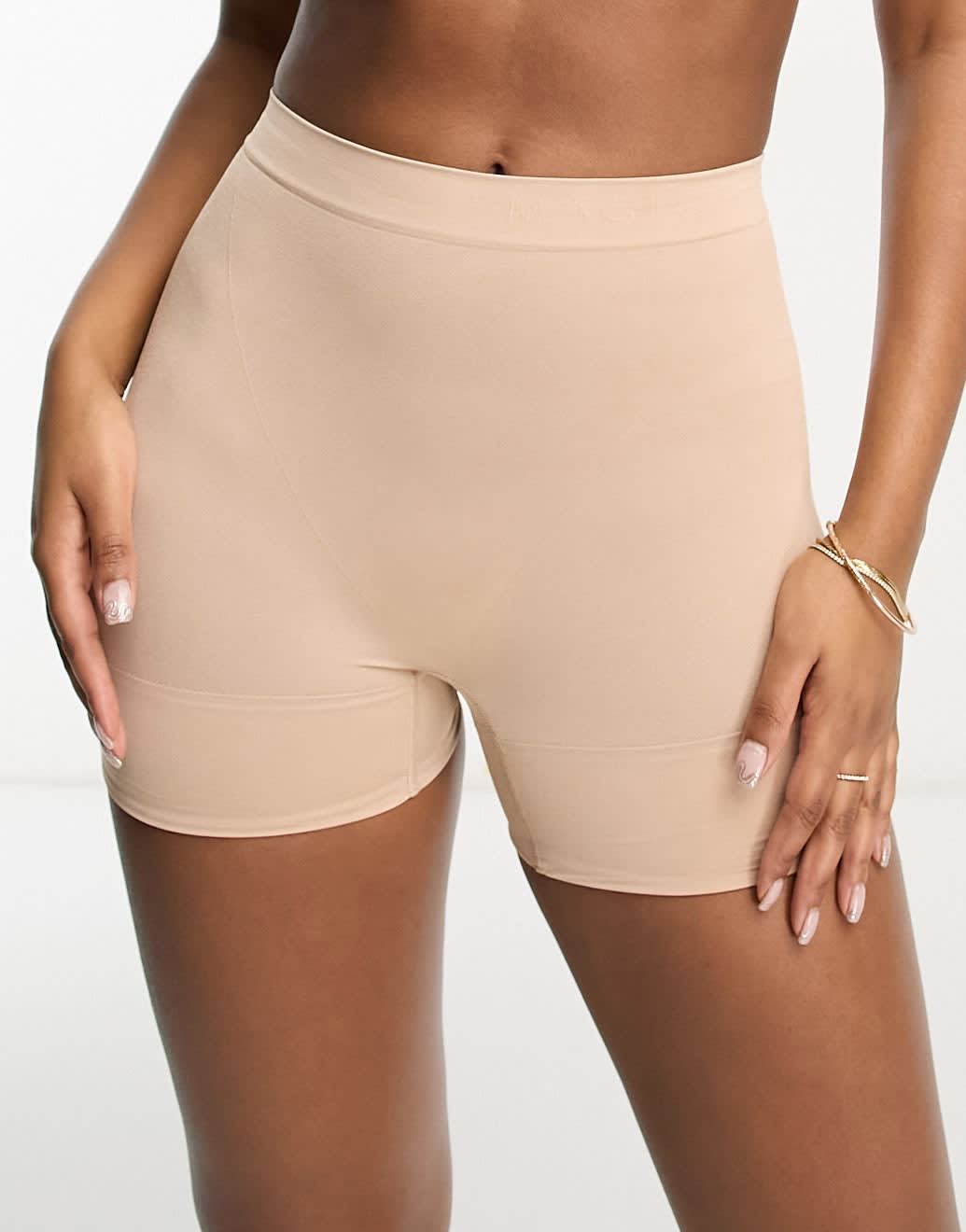 Magic Bodyfashion comfort medium contour shaping short in cappuccino