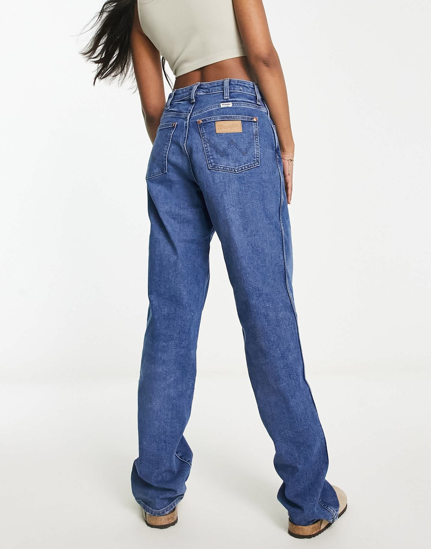 Wrangler mom straight fit jean in mid blue