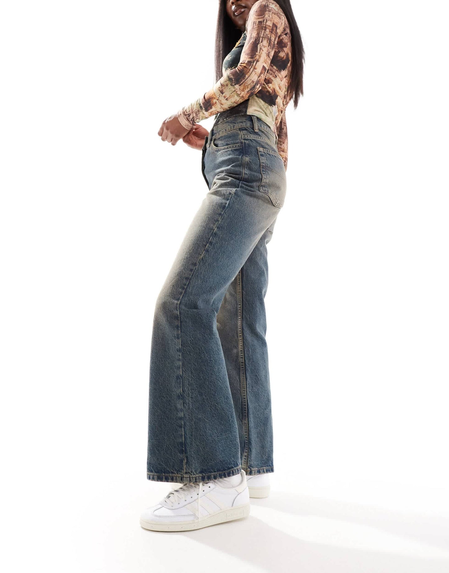 COLLUSION mid rise relaxed flare jeans in dirty wash - MBLUE
