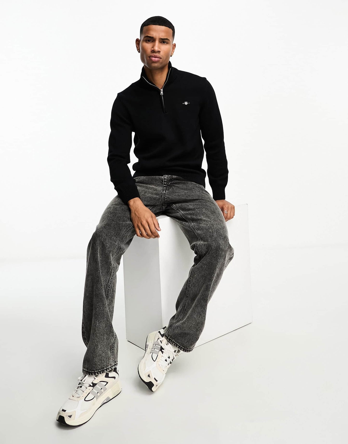 GANT icon logo casual cotton knit half zip jumper in black
