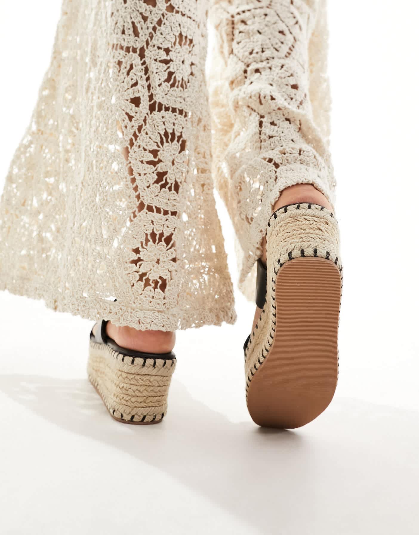 South Beach thong espadrille sandals in black