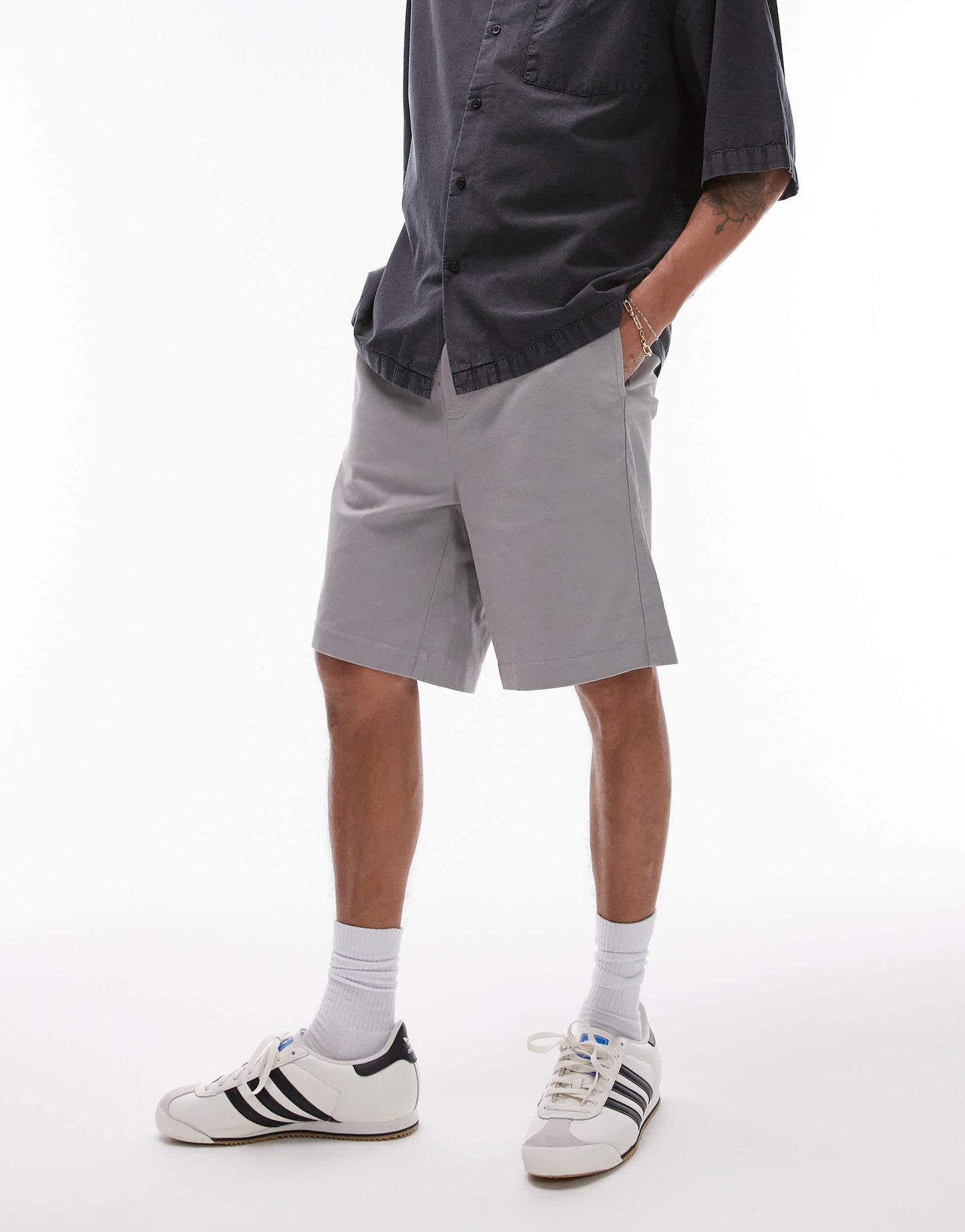 Topman relaxed chino shorts with elasticated wb in grey