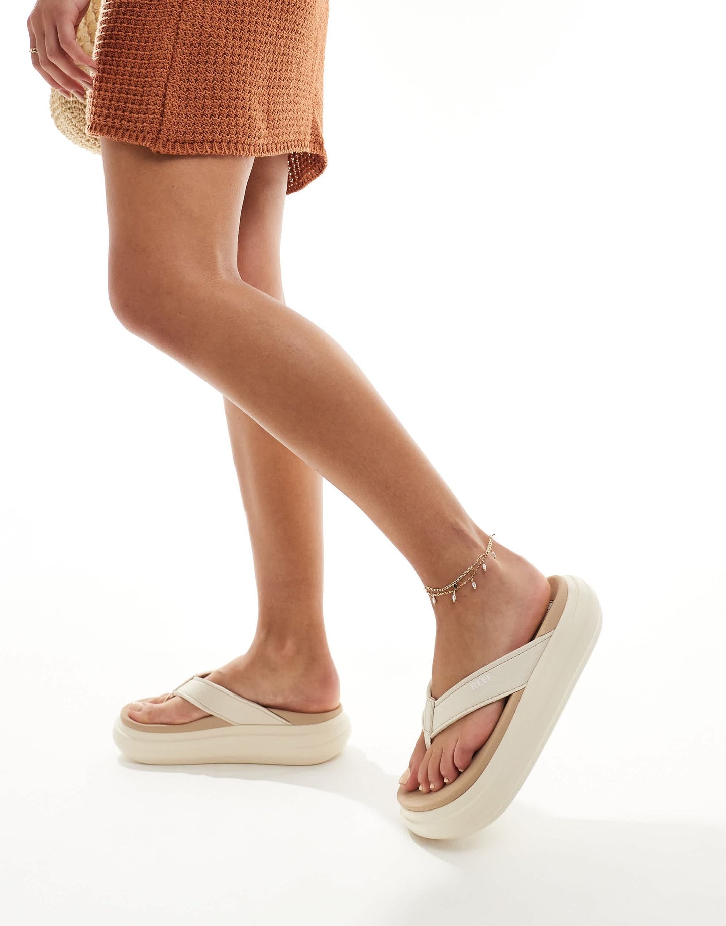 Reef Cushion Bondi flip flops in beige