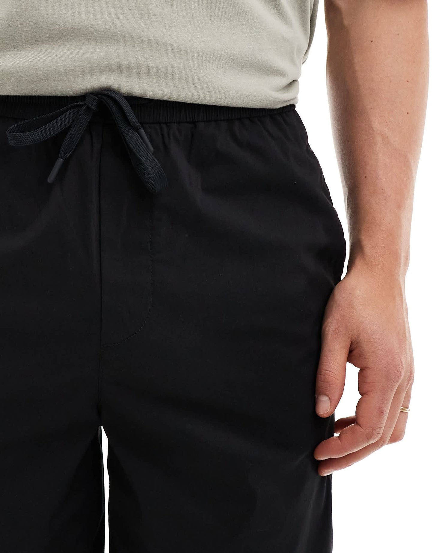 Selected loose tech cargo short in black