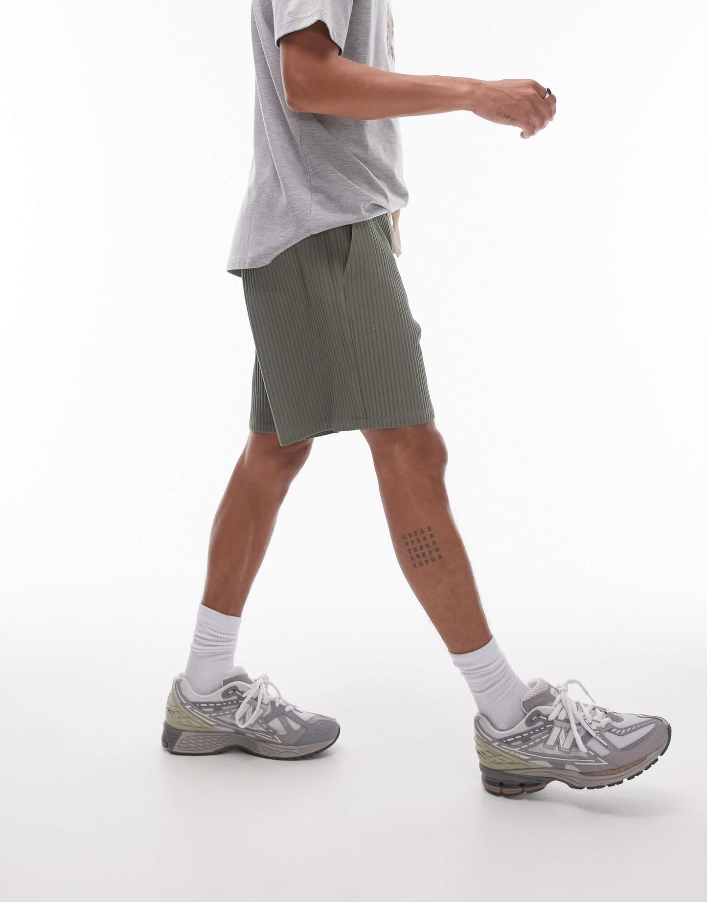 Topman plisse shorts in khaki