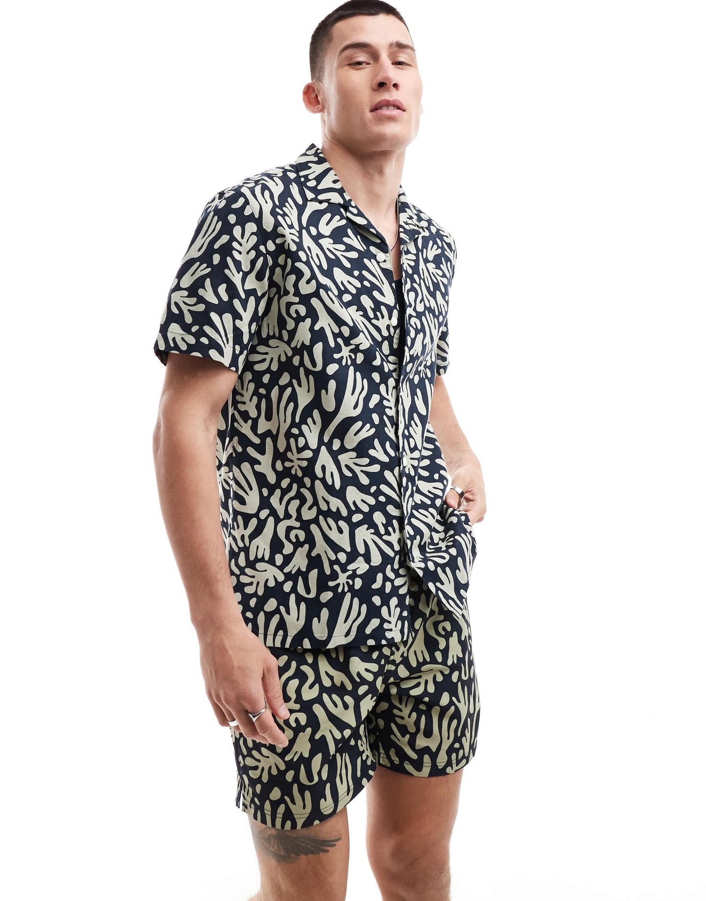 Farah printed short sleeve shirt in navy