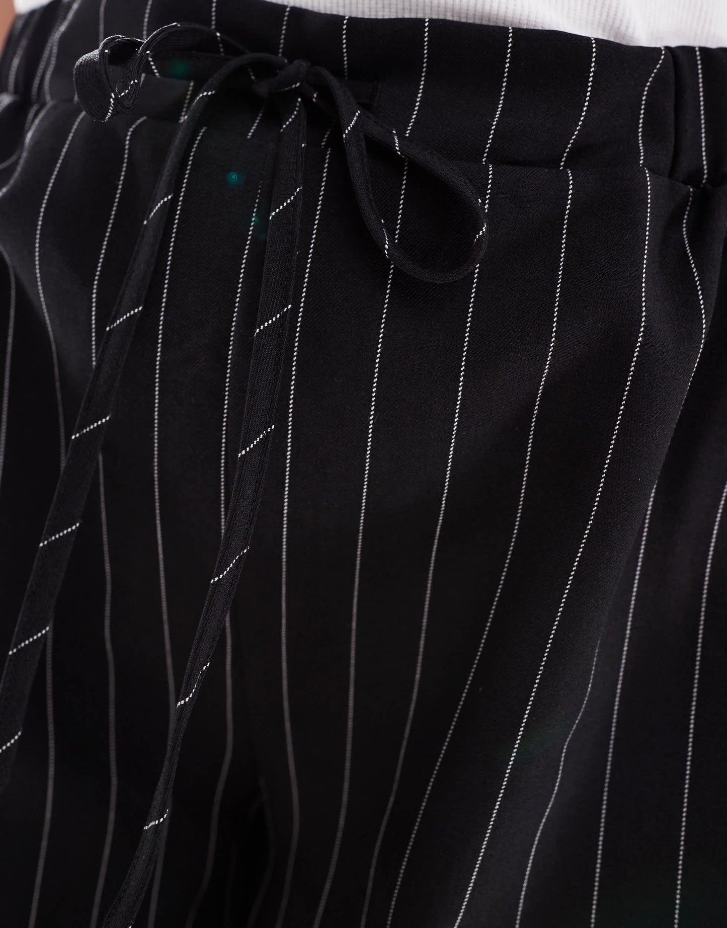 ASOS DESIGN Curve pull on short in black stripe