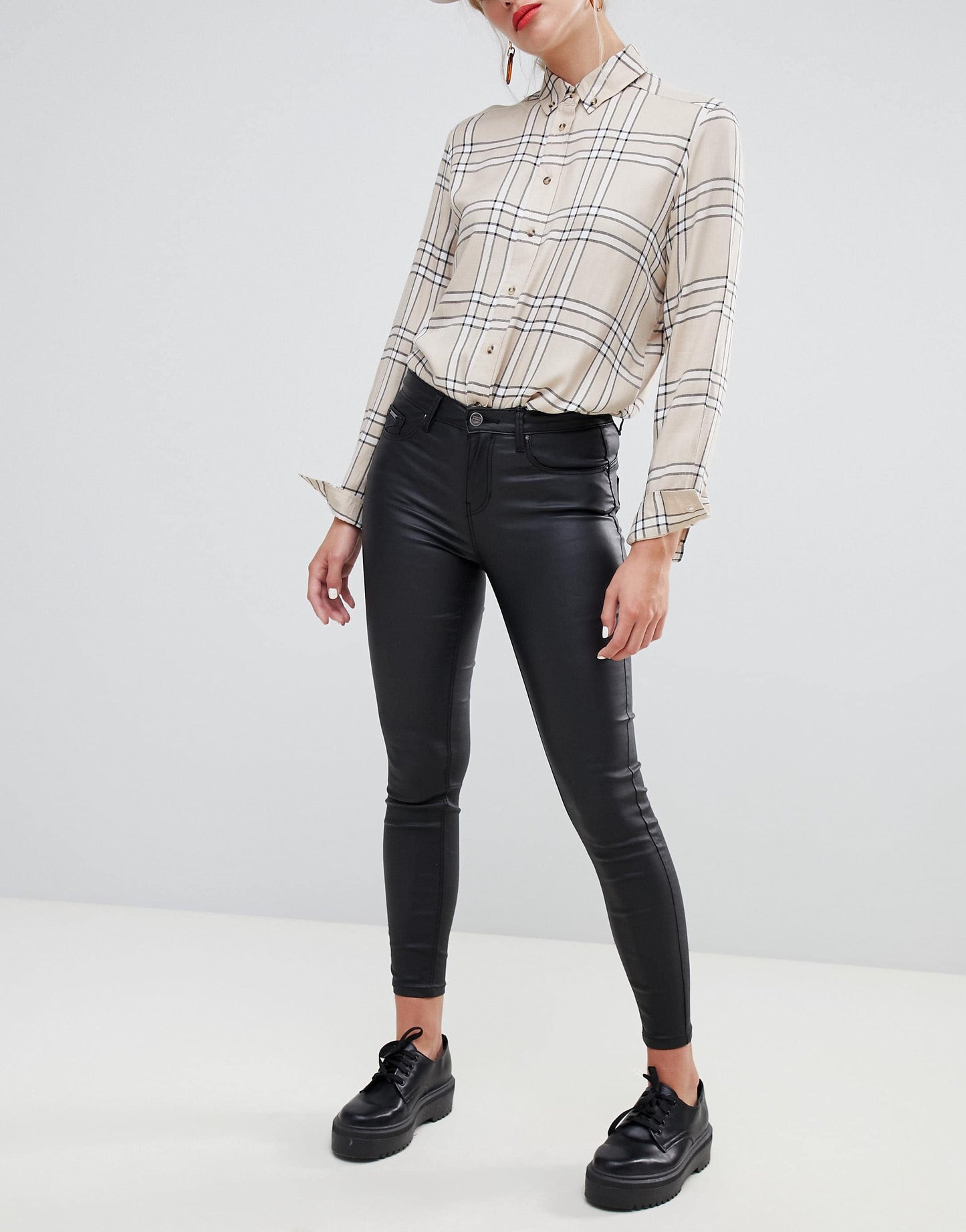 Stradivarius Coated push up jean