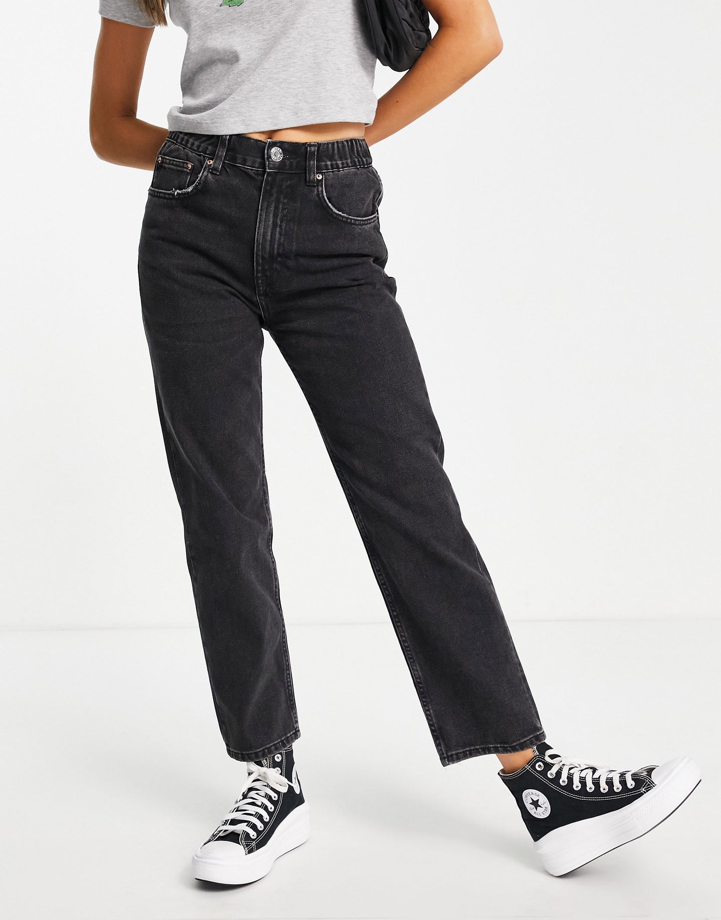 Pull&Bear Exclusive elasticated waist mom jean in black