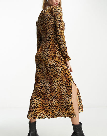 Violet Romance plisse midi dress in leopard print