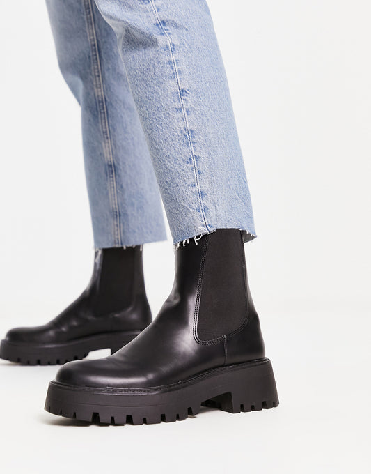 Pull&Bear chunky chelsea boot in black