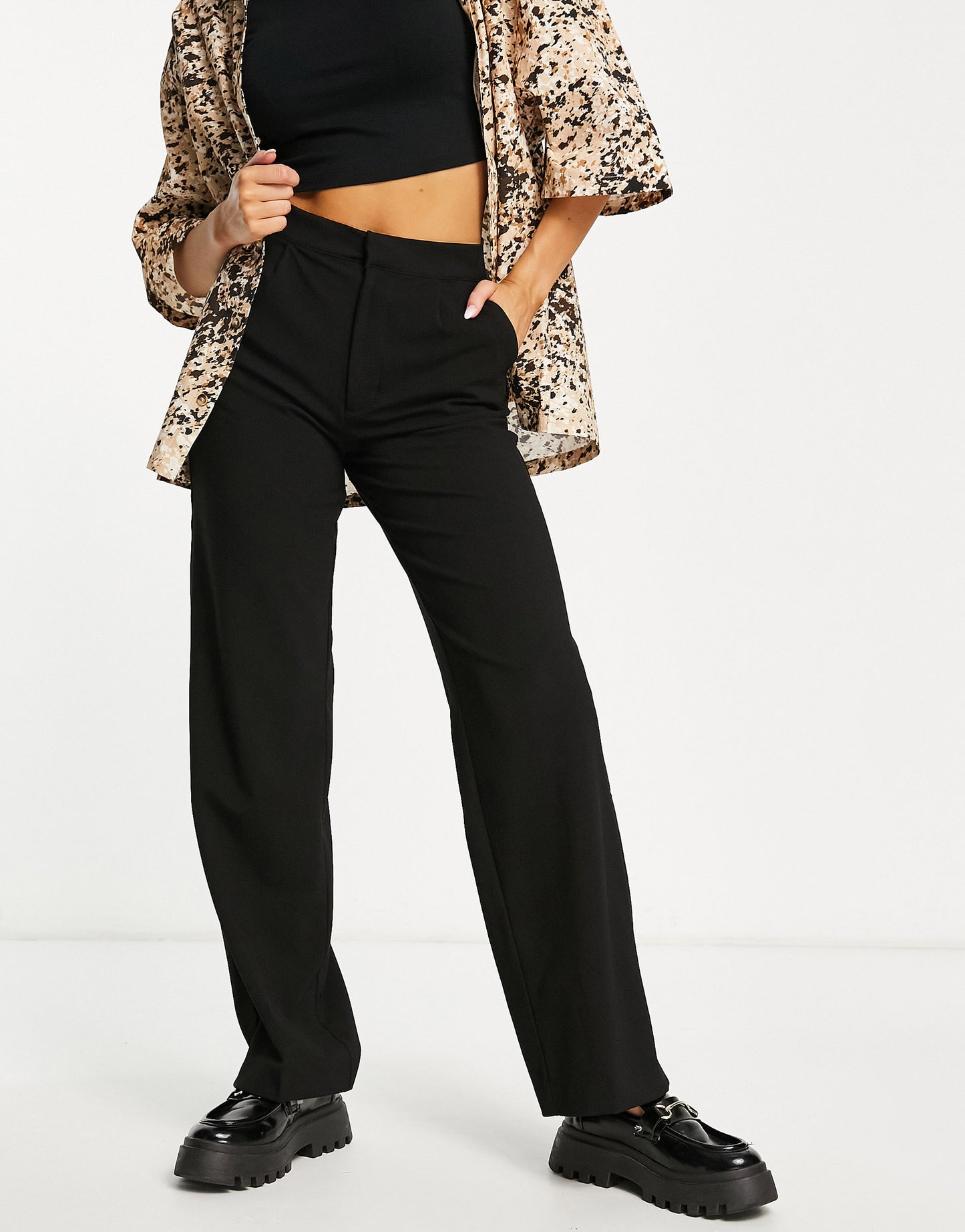 Pull&Bear mid waist loose fitting trousers in black