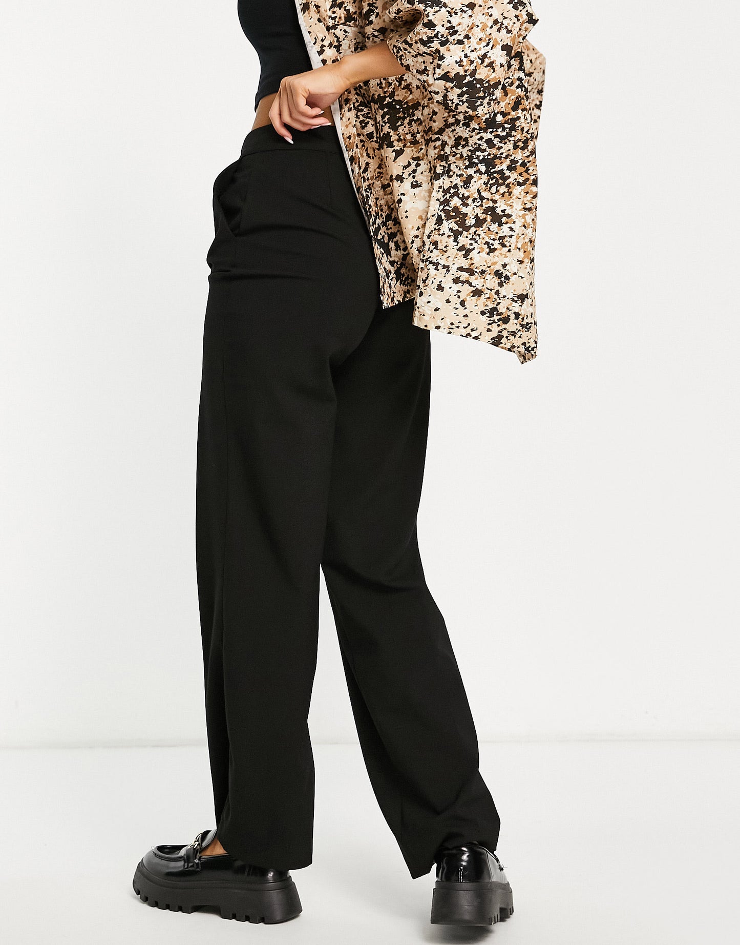 Pull&Bear mid waist loose fitting trousers in black
