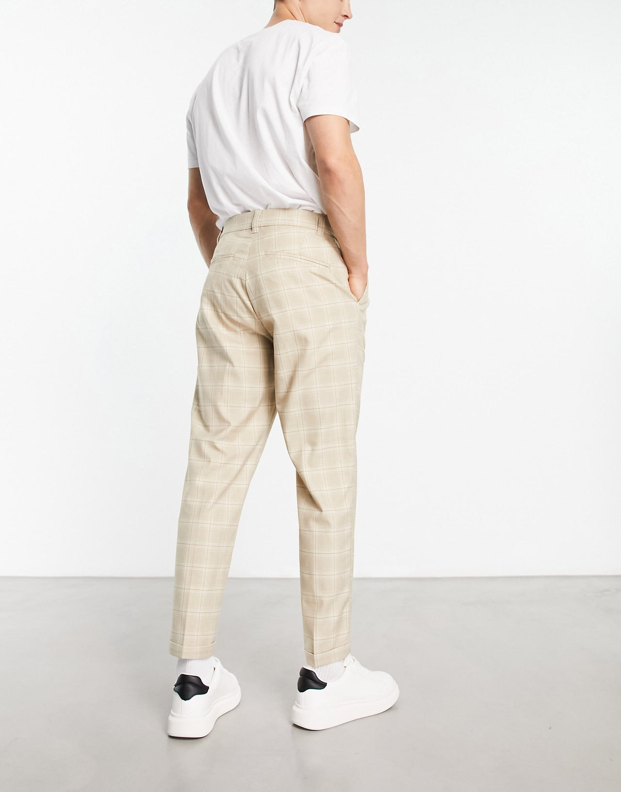 New Look tapered smart trouser with front pleats in stone check
