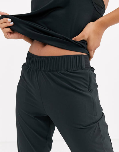 Nike Running essential pant in black