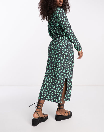 Vero Moda floral printed midi dress in green and black