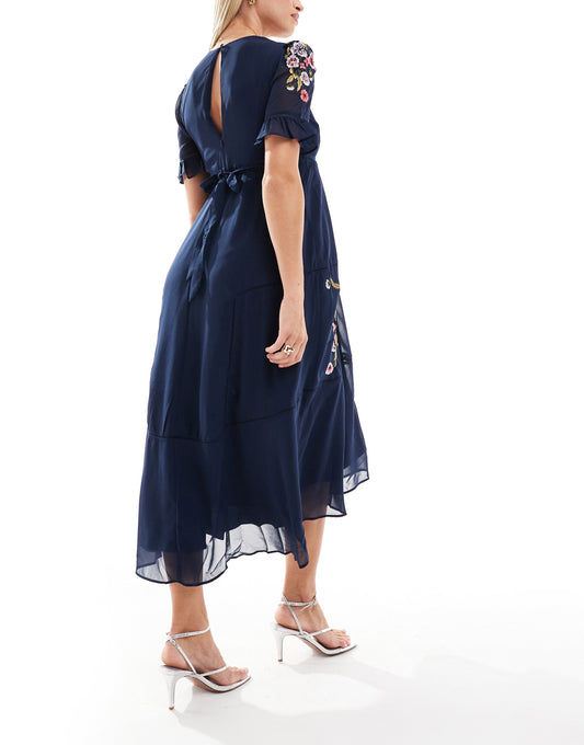 Hope & Ivy Maternity puff sleeve embroidered midi dress in navy