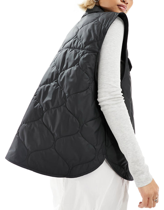 Nike quilted essential vest in black