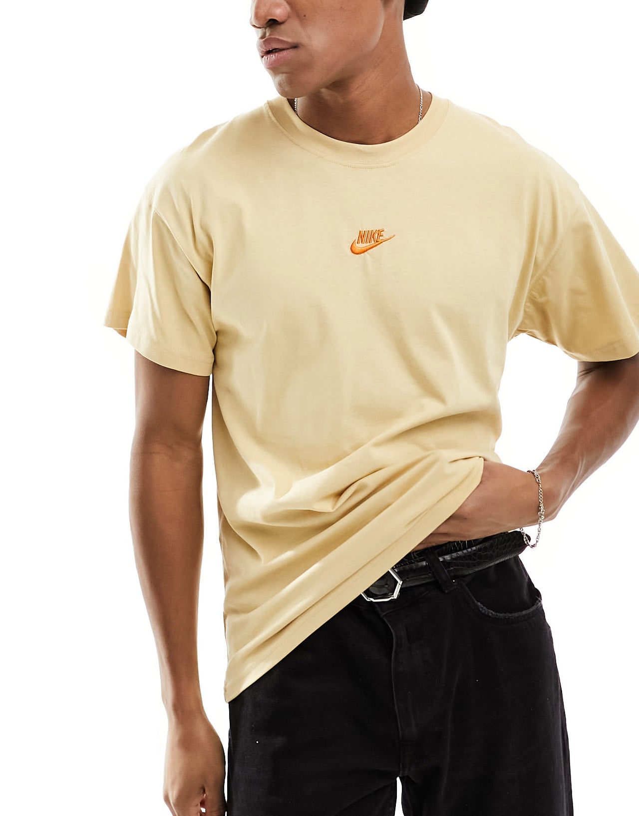 Nike Club Unisex  t-shirt in tan