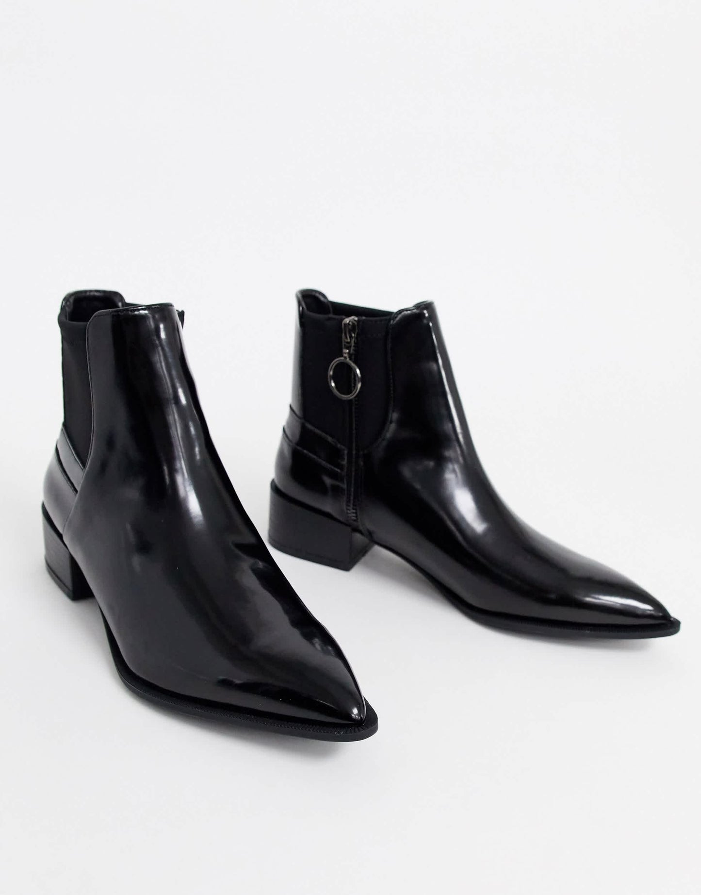 Bershka compact chelsea boot in black