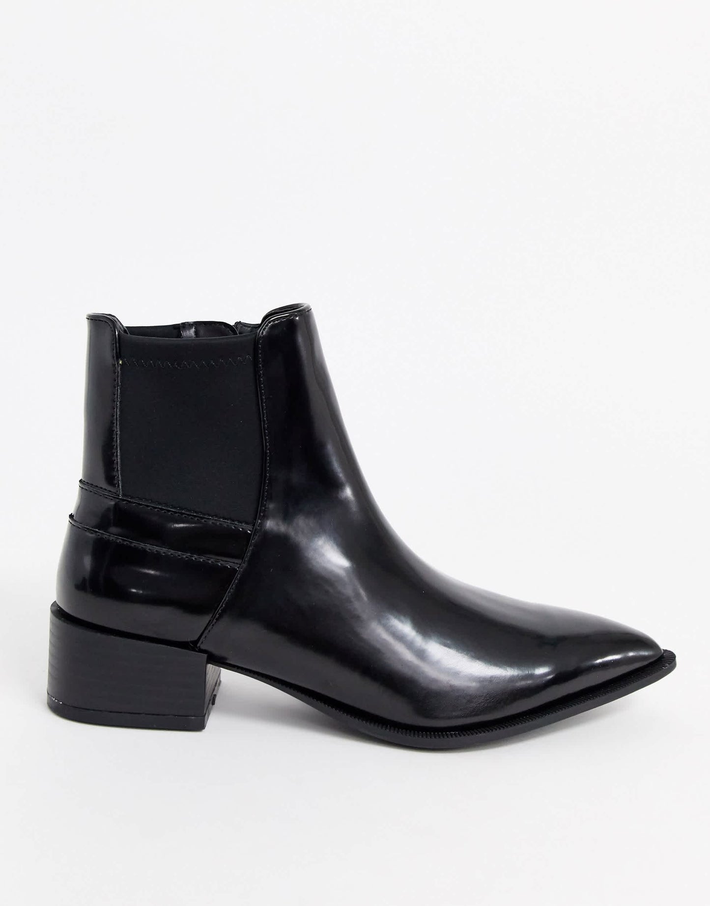 Bershka compact chelsea boot in black