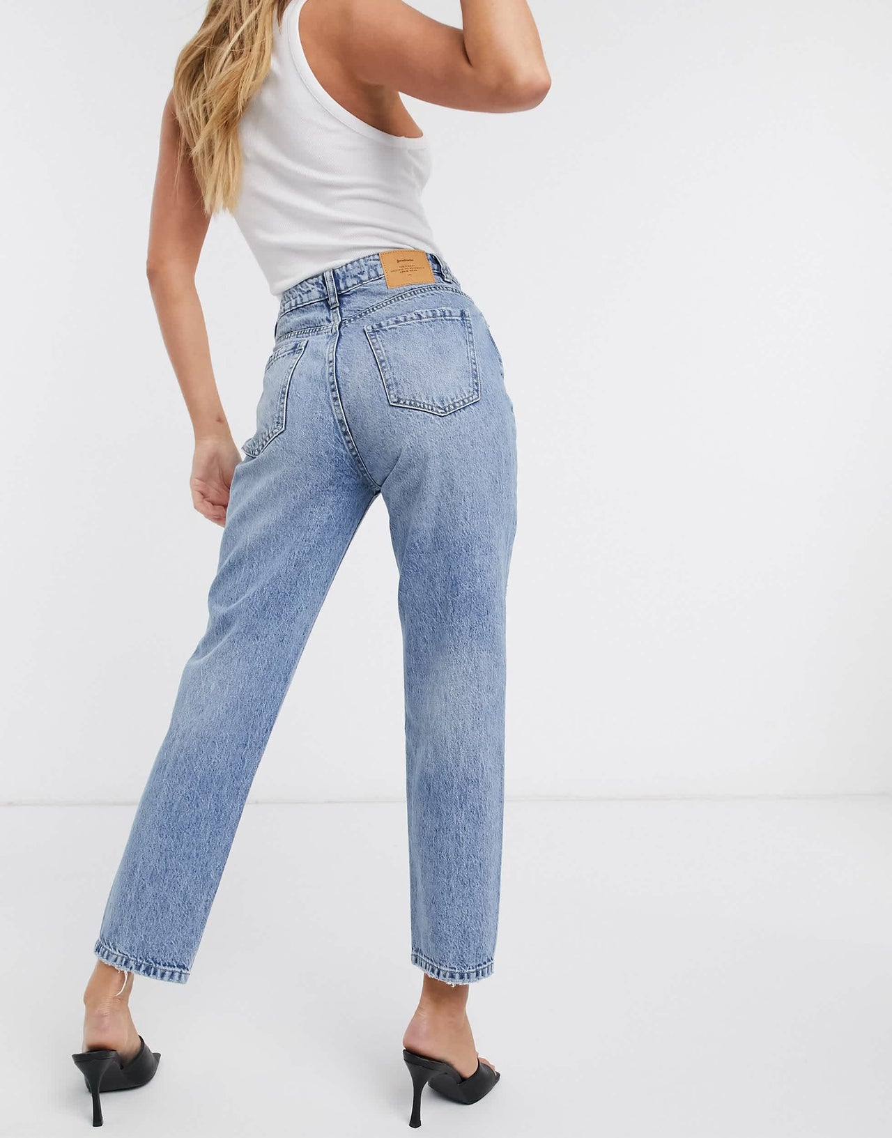 Stradivarius cotton mom fit vintage jean in light wash - MBLUE