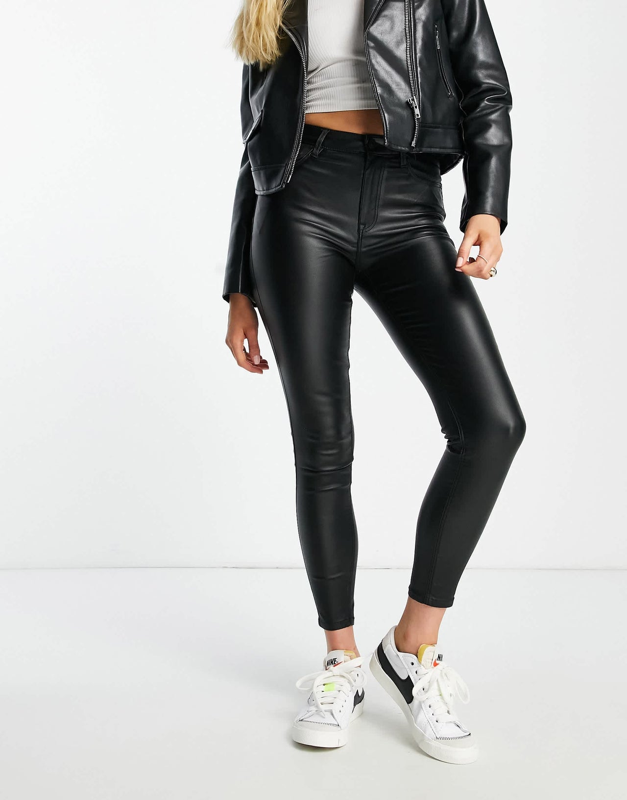 Stradivarius coated push up jean in black