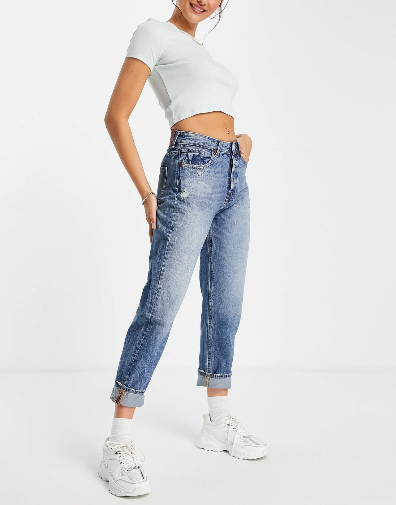 Stradivarius ultimate authentic mom jean in mid blue