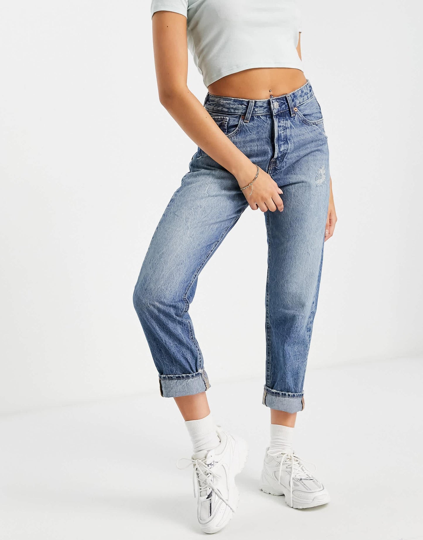 Stradivarius ultimate authentic mom jean in mid blue