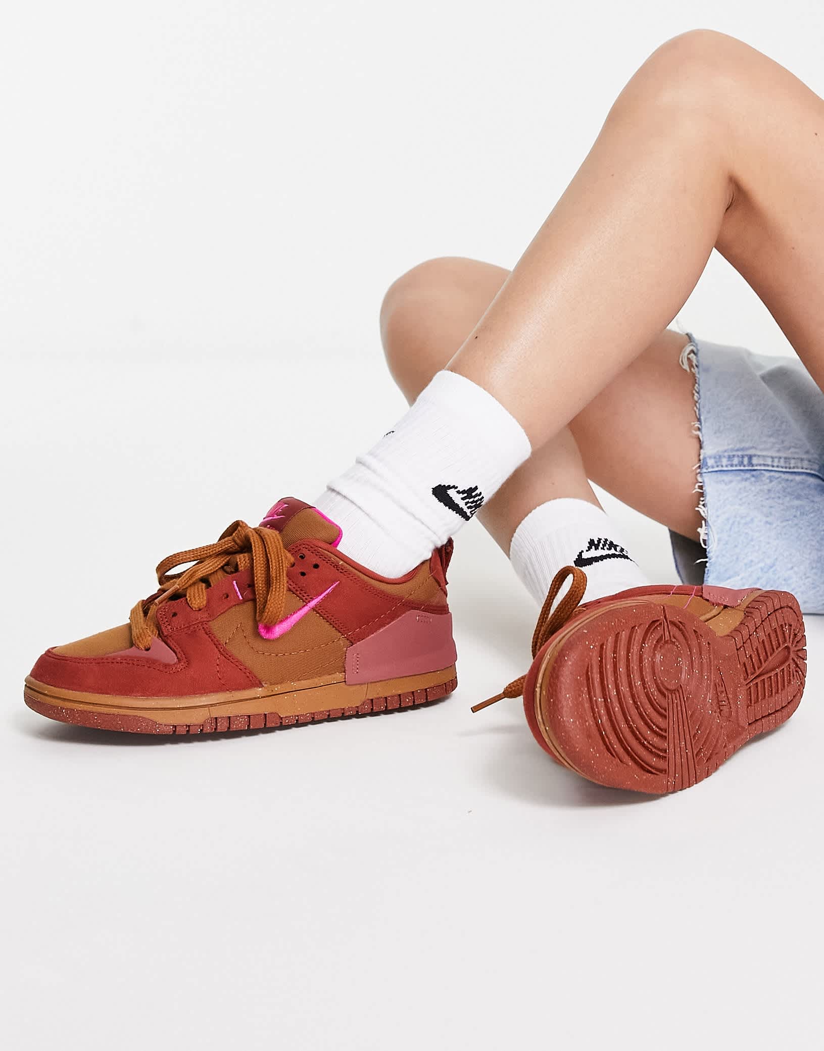 Nike Dunk Low Disrupt 2 trainers in brown and pink