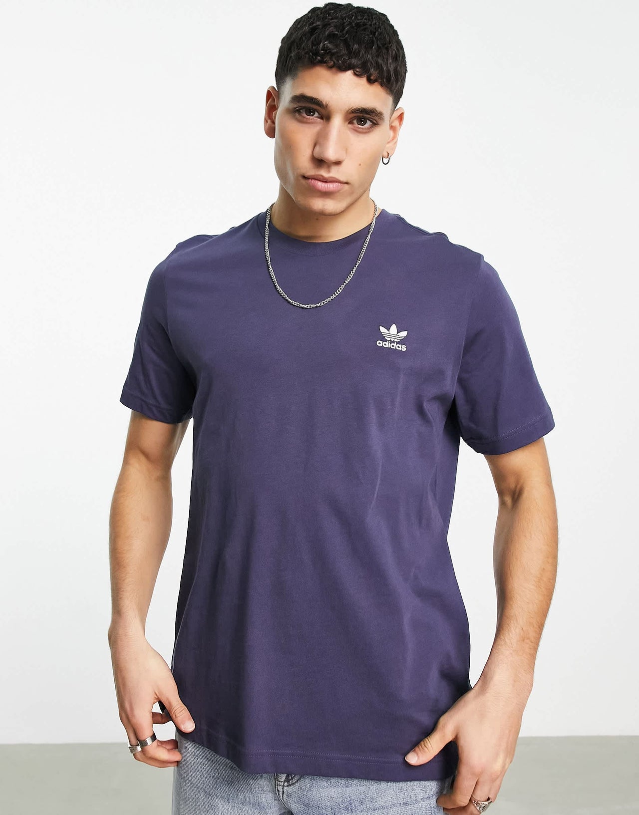 adidas Originals Essentials t-shirt in shadow navy