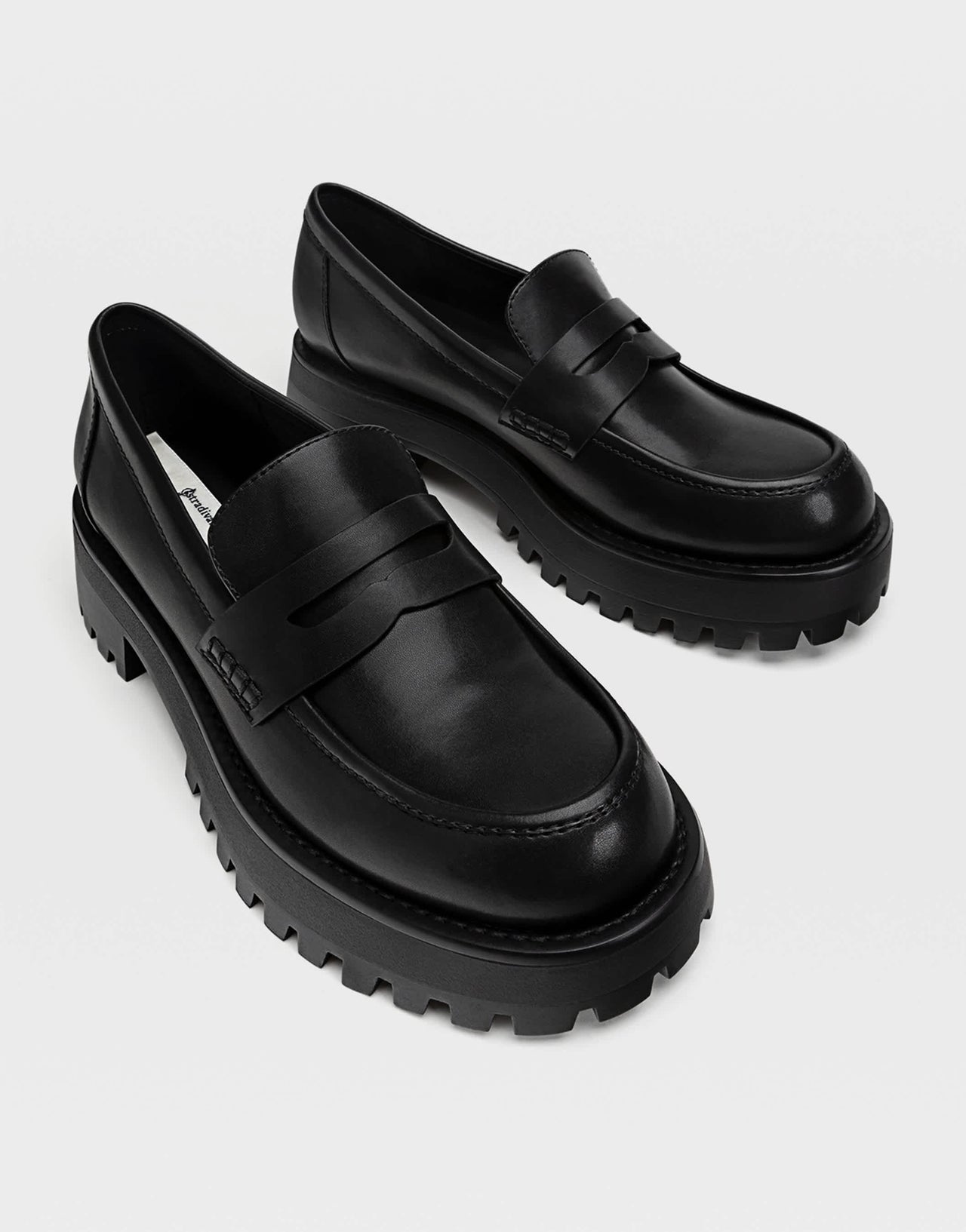 Stradivarius loafer in black