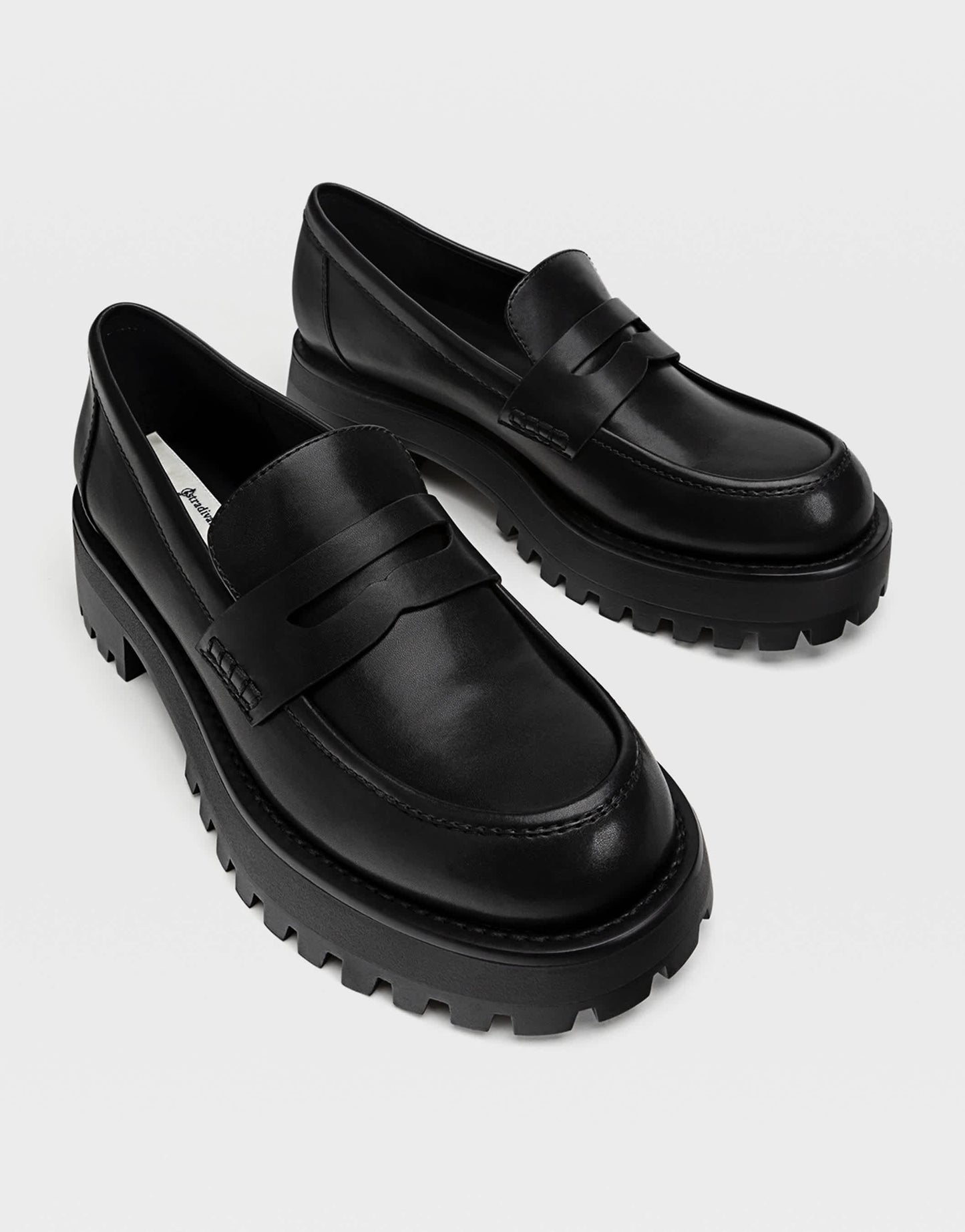 Stradivarius loafer in black