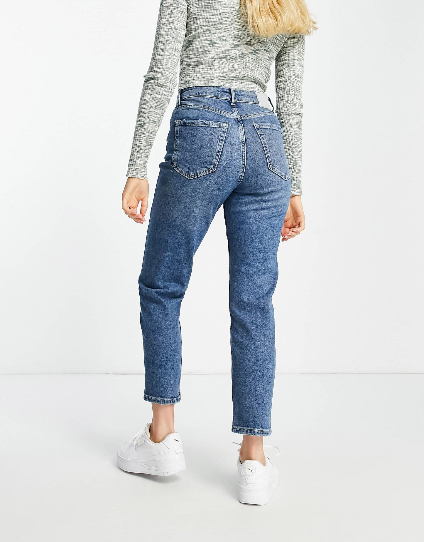Pull&Bear slim mom jeans in mid blue
